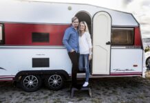 Han har renoveret en gammel campingvogn fra 1988, og resultatet er fantastisk