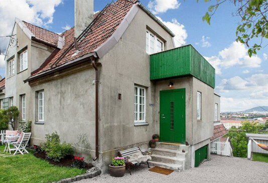 Det grå hus ser ikke ud af meget for verden. Bare vent, indtil du ser indersiden!